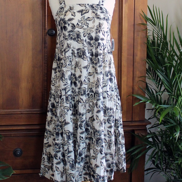 NWT Old Navy Tiered Sun Dress Size S - Picture 6 of 9
